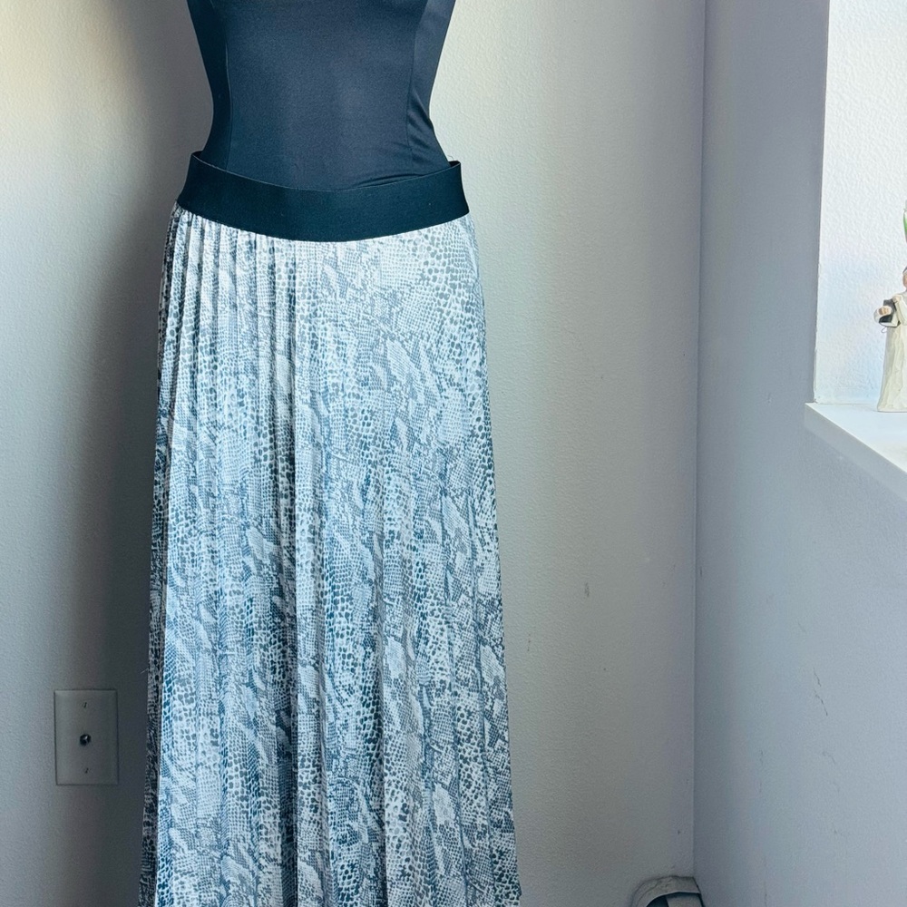 Time and Tru Black and Gray Maxi Skirt